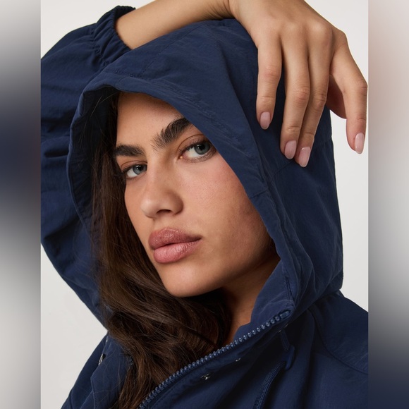 NWT Vuori Women's Bayside Jacket in Blue Coast - Picture 5 of 9